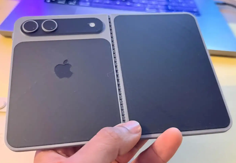 iPhone Fold Display Crease Could Be Under 0.15mm; 2026 Launch on Track, New Leak Suggests